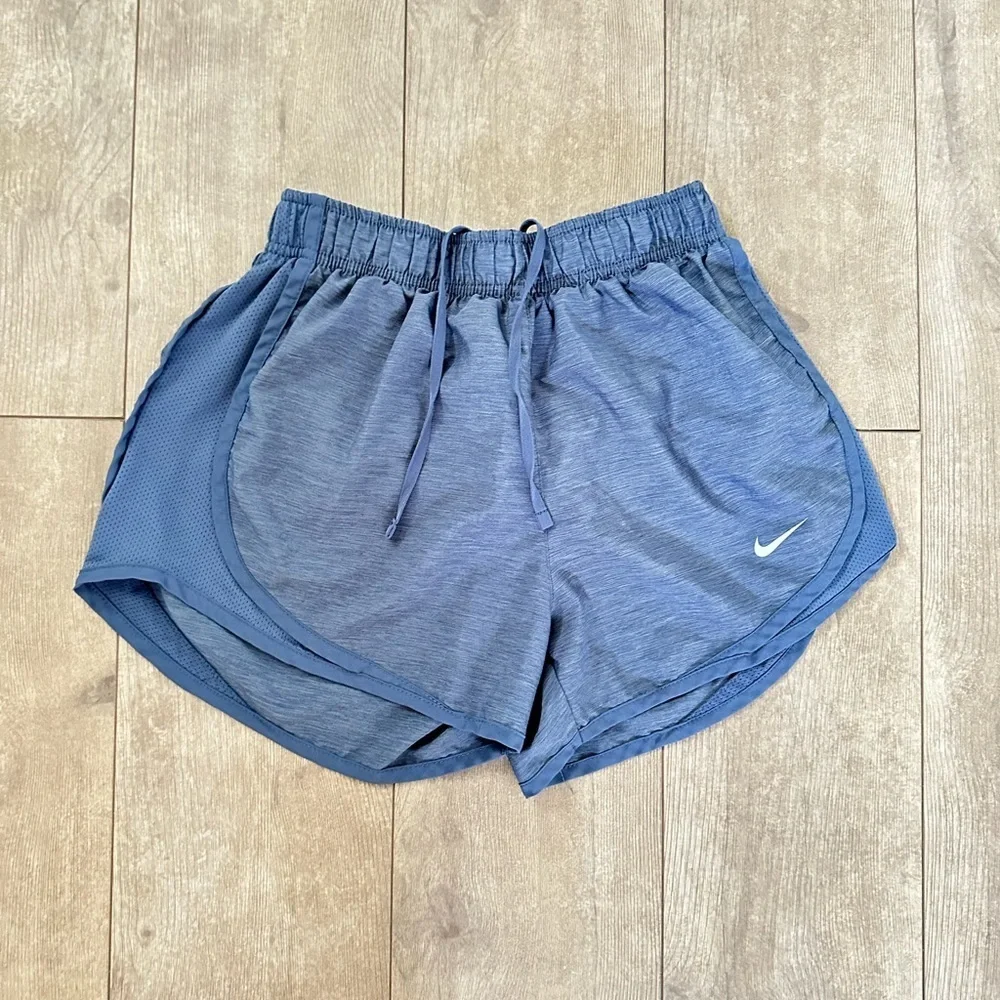 Nike XS women’s dri fit atetuc Running Shorts